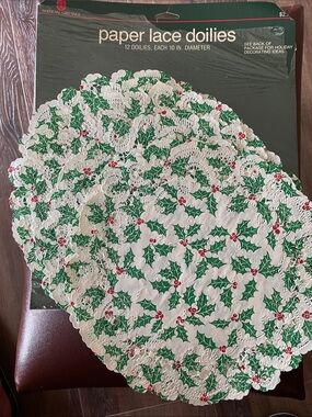 VTG Royal Lace Holly Seasonal 10" Lace Doilies Pk of 11